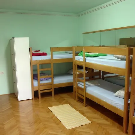 Hostel Canki